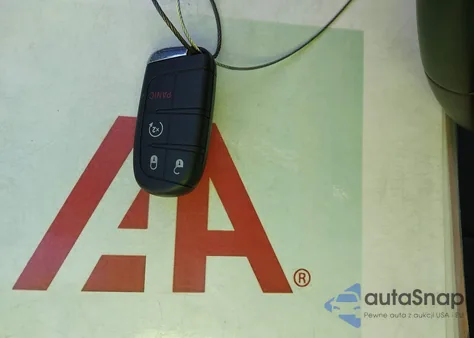 2018 Jeep Renegade Latitude Fwd z USA, uszkodzony, nr VIN ZACCJABBXJPJ56649